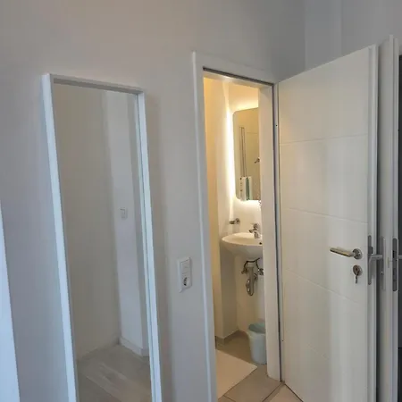 City Hotel Hostel